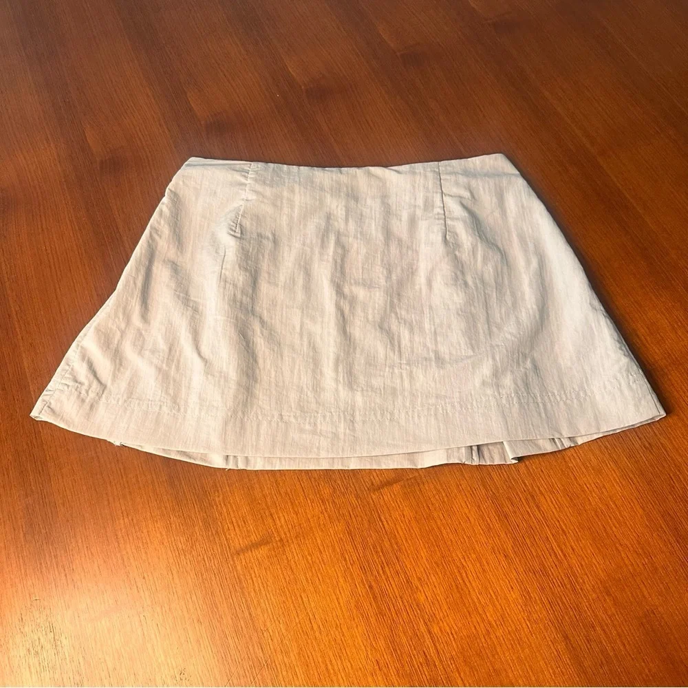 Zara Gray and Black Nylon Mini Skirt Zippers Size Small NWT